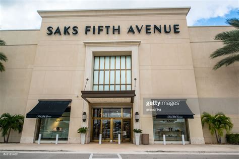 boca raton saks store